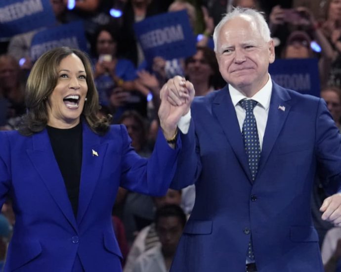 Walz, Pelosi, Bill Clinton headline day three of Democratic convention