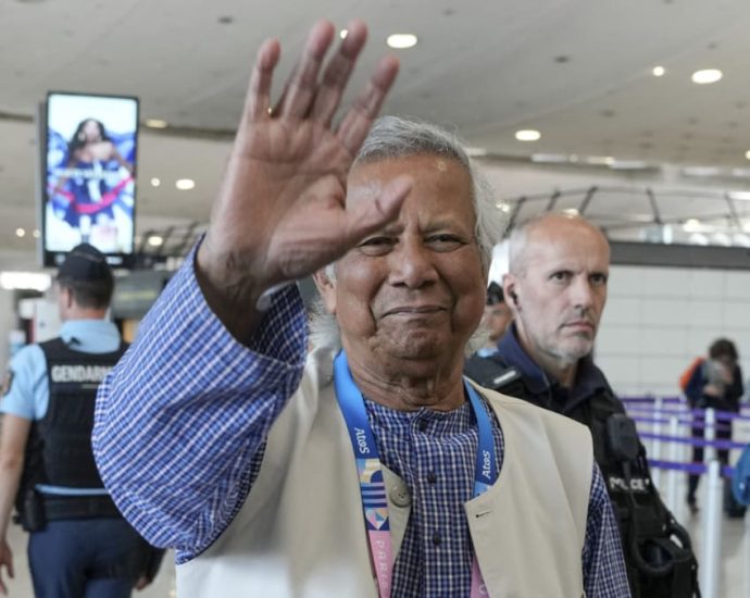 Yunus urges Bangladeshis to ‘get ready to build the country’