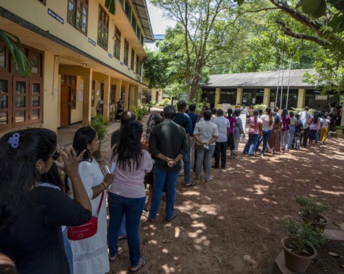 Curfew imposed in Sri Lanka after polls close peacefully