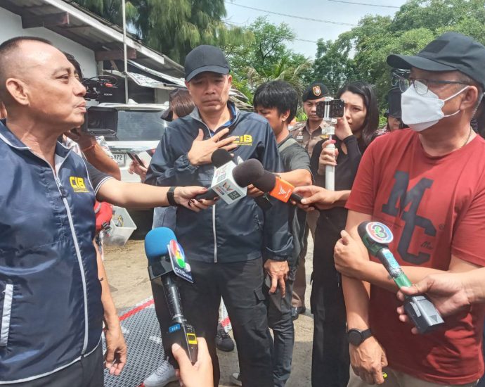 Highway weighbridge officials arrested in huge bribes scandal