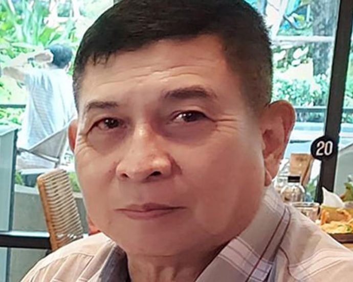 Minister names secretary