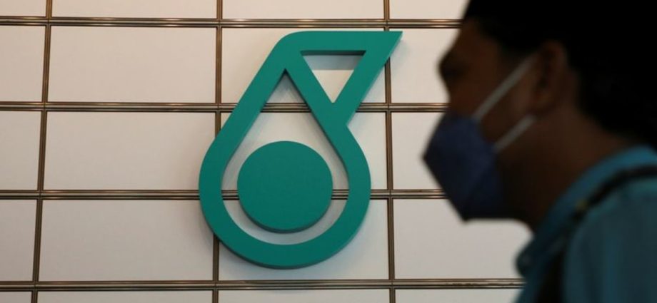 Petronas mulls seeking court injunction in dispute with Sarawak over rights on oil and natural gas