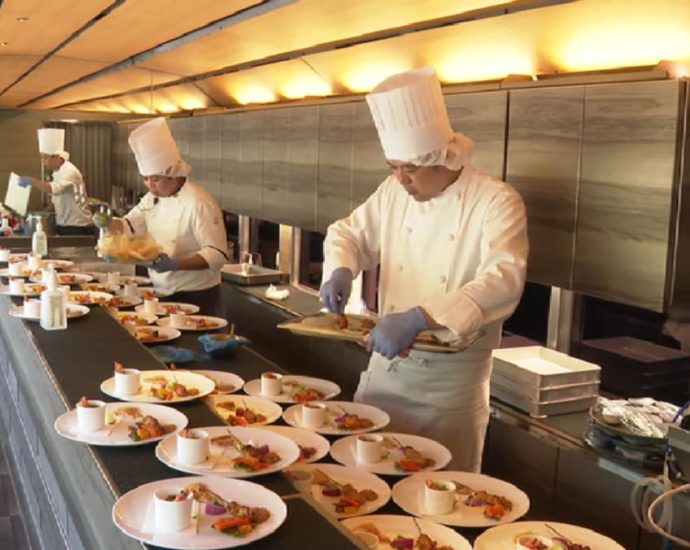 Sightseeing train in Japan to offer passengers a taste of Singaporean cuisine