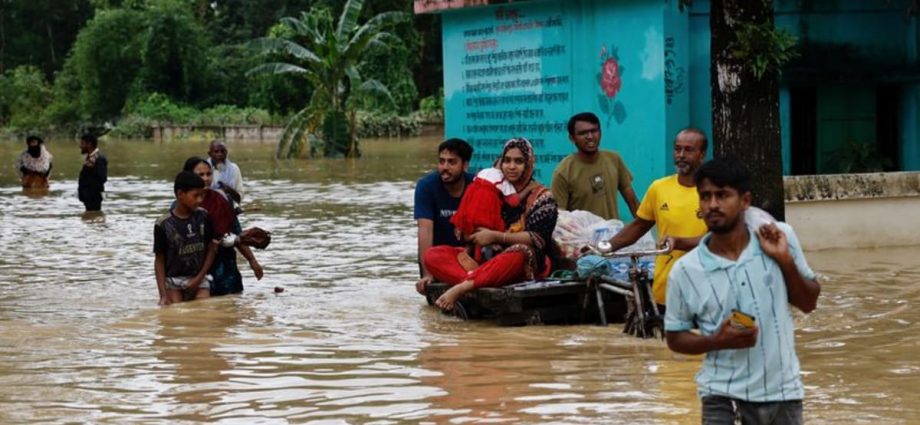 Singapore pledges US0,000 for Bangladesh flood victims