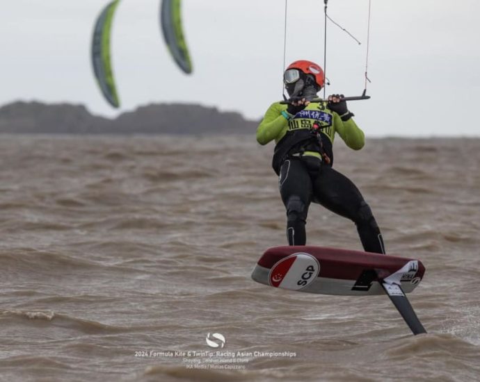 Singapore’s Max Maeder wins Asian kitefoiling title in China