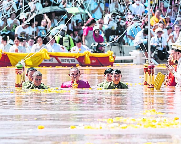 Statue fest gains new followers in Thailand’s Petchabun