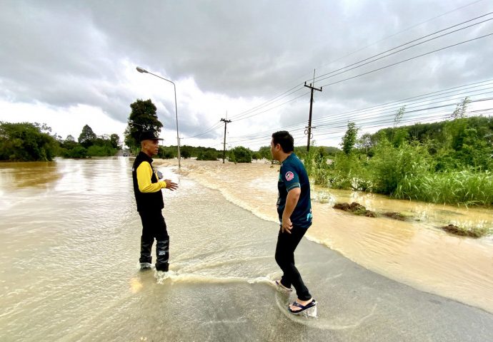 Storm Soulik weakens in Thailand but rain persists