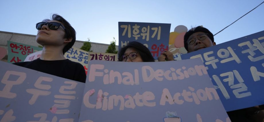 Tens of thousands in South Korea protest lack of climate progress