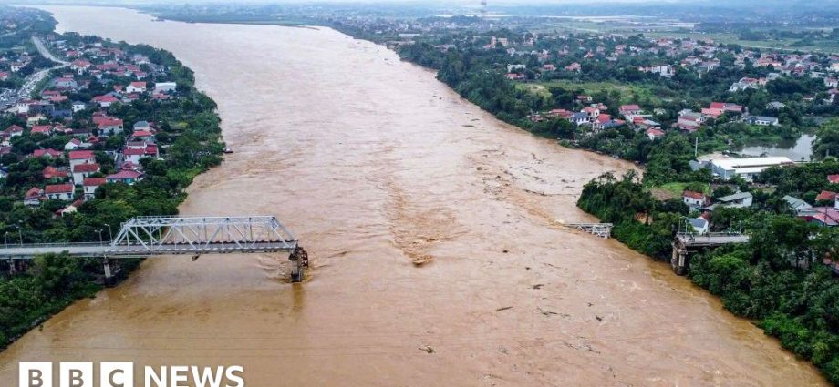 Typhoon Yagi collapses busy bridge in Vietnam