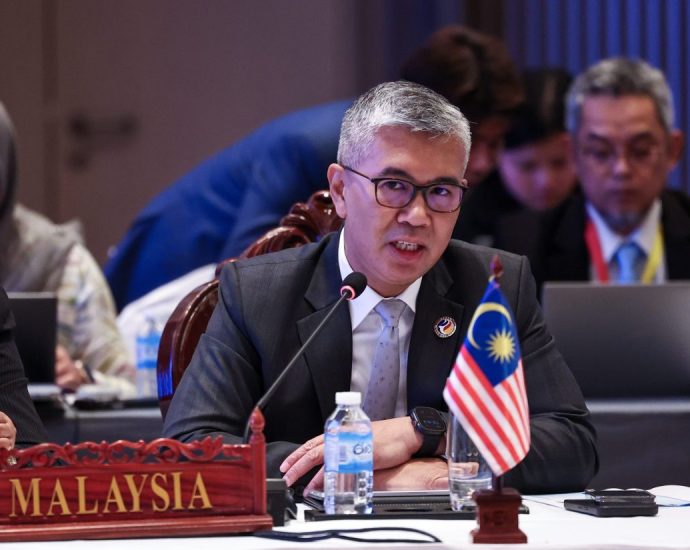 Asean must remain neutral to boost regional investment, says Tengku Zafrul