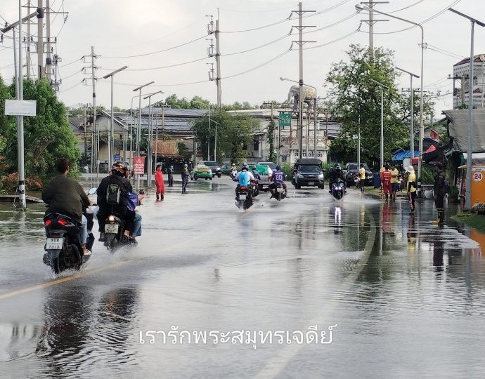 Flash-flood storm warnings for 15 provinces