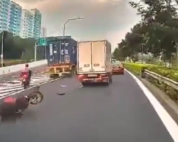 Motorcyclist killed in accident along KJE; lorry driver arrested for careless driving