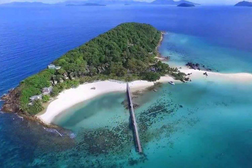 Part of eastern Thai island of Koh Kham for sale at B1.8bn