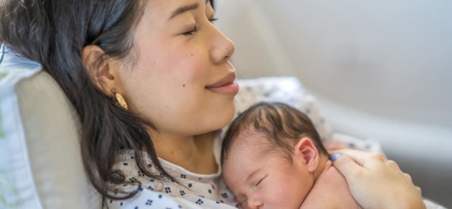 Postpartum confinement care: Should a new mum stay in a confinement centre or get home help after birth?