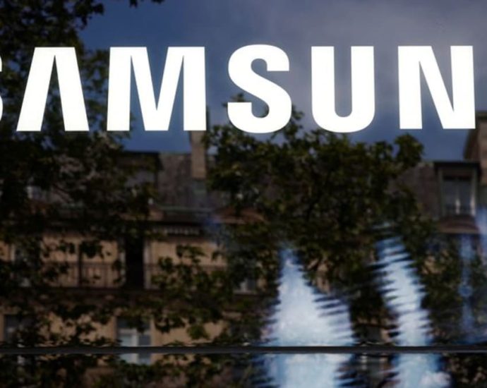 Samsung issues rare apology for poor results in tech ‘crisis’