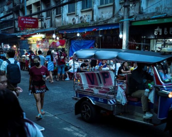 Thai consumer confidence falls to 17-month low in September