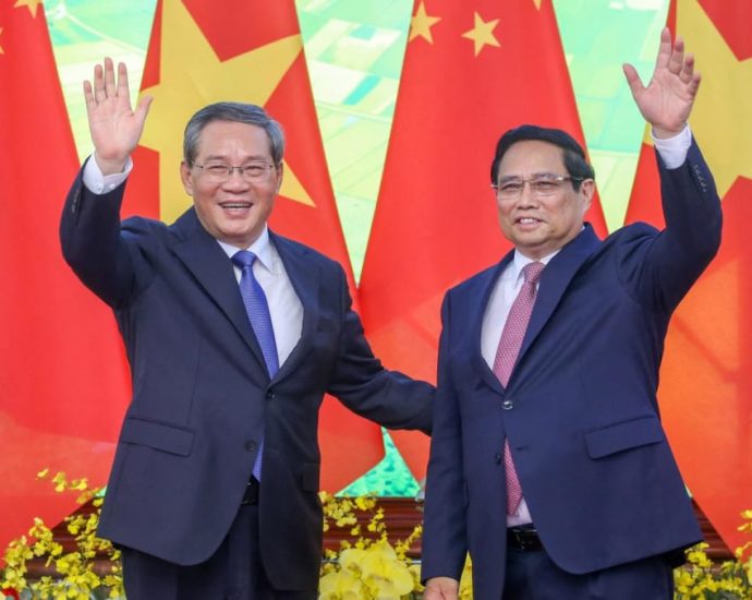 Vietnam, China to expand rail links, cross-border payments