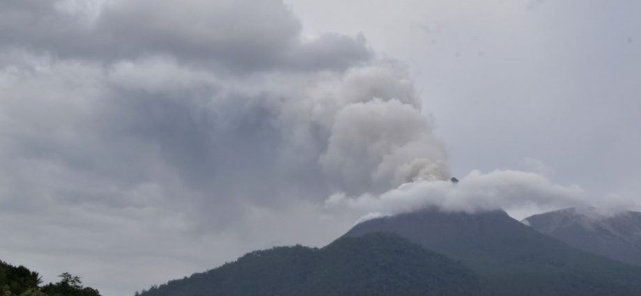 Alert level raised after six killed by Indonesia volcano eruption