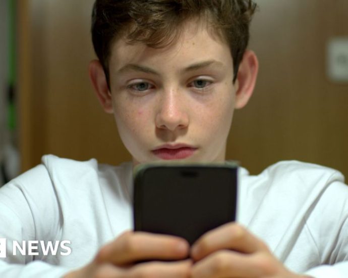 Australian social media ban on under-16s approved by Senate