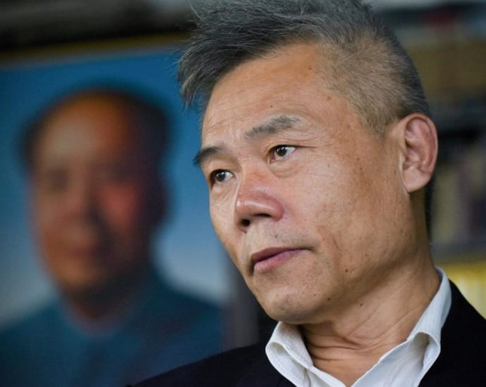 Chinese internet censors ban anti-West firebrand Sima Nan for a year