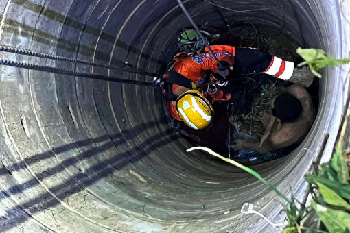 Chinese man rescued after 3 days down dry well in Mae Sot