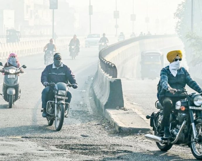 Illegal farm fires fuel Indian capital’s smog misery