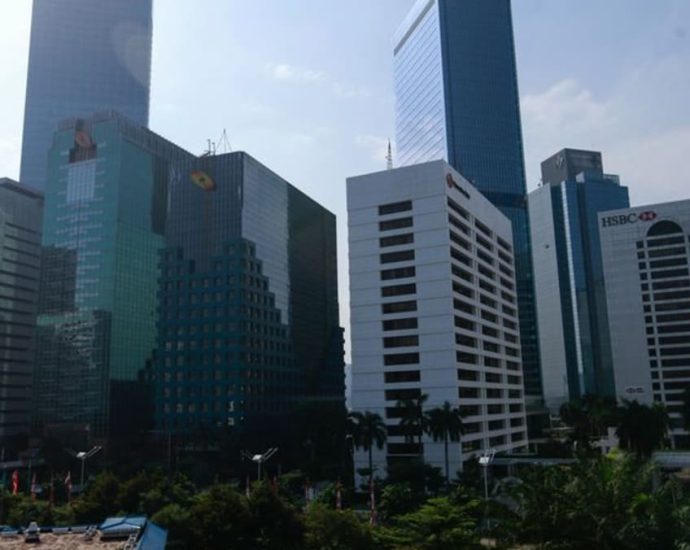 Indonesia’s Q3 GDP rises 4.95% from a year ago, slightly slower than Q2