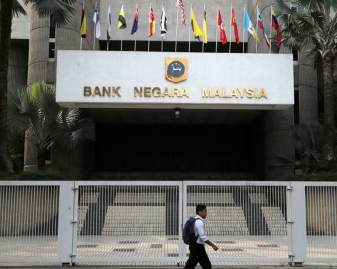 Malaysia central bank keeps key rate at 3.00% at final policy meeting of year