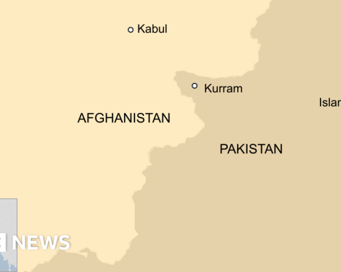 Pakistan: Dozens dead in attack on passenger vehicles in Kurram