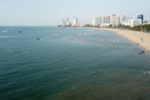 Pattaya clears beachfront of jet skis