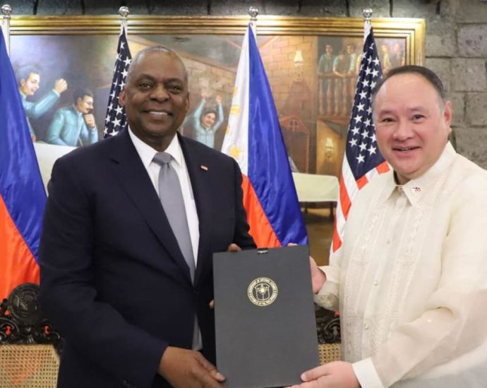 Philippines, US sign military intelligence-sharing deal