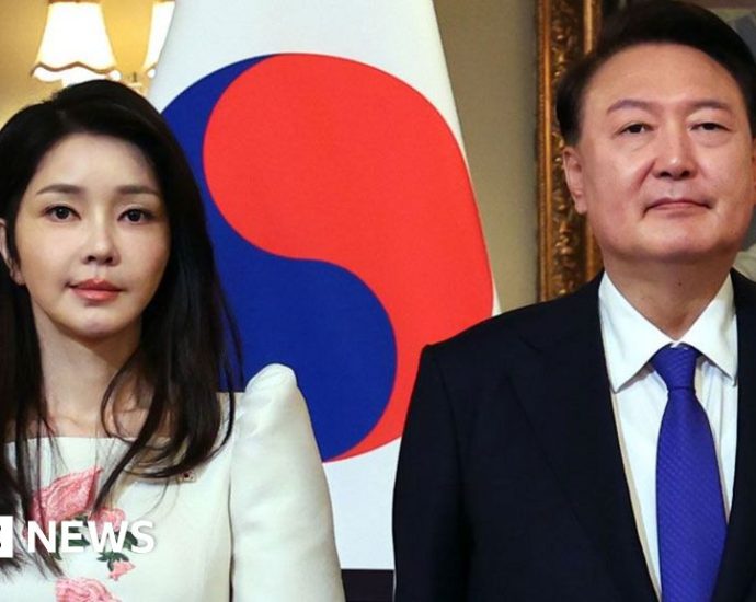 South Korean president sorry for controversies surrounding wife