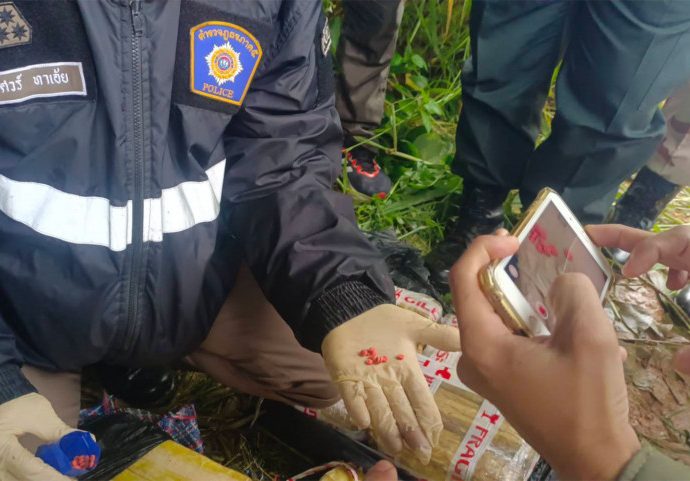 Troops seize 400,000 speed pills abandoned in Chiang Mai