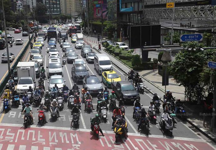 Bangkokians oppose congestion charge, support waste collection fee: poll