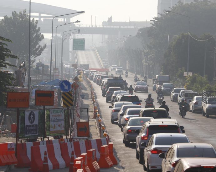 Flyover shut for Orange Line build