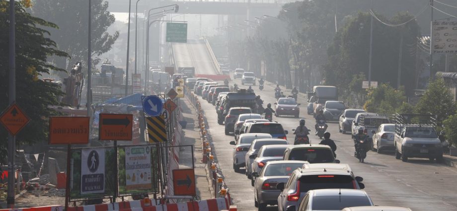 Flyover shut for Orange Line build