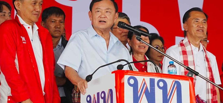 Handouts a priority: Thaksin