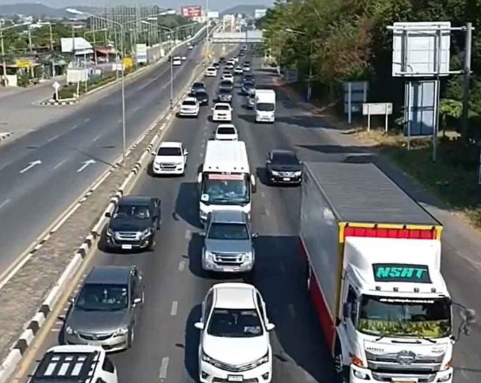 Holiday traffic accidents claim 215 lives in 5 days across Thailand