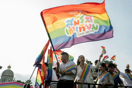 Hundreds to wed as Thai same-sex marriage law comes into force