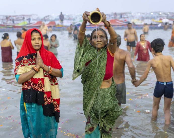 India kicks off massive Hindu festival for 400 million pilgrims