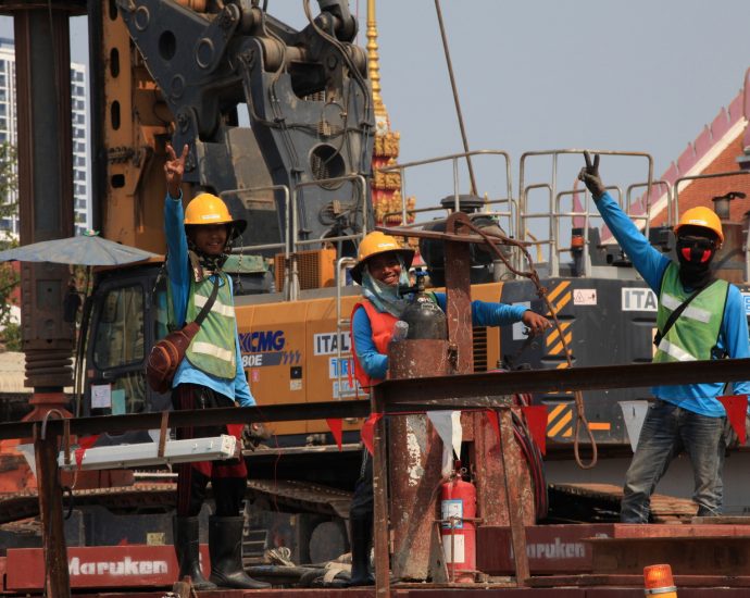 No guarantee 400-baht wage will go nationwide