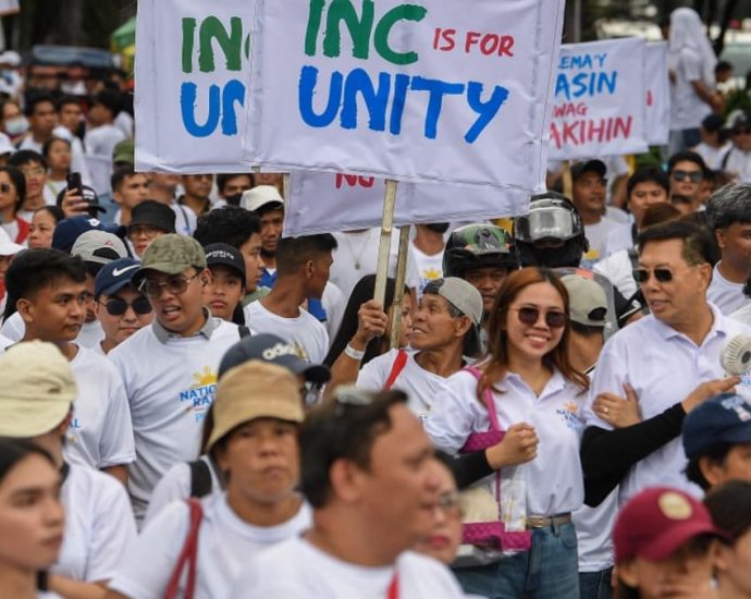 Philippine sect gathers to oppose VP Duterte impeachment