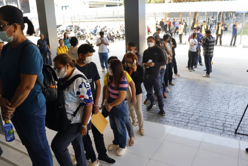 Ripped-off job seekers left stranded at Suvarnabhumi airport