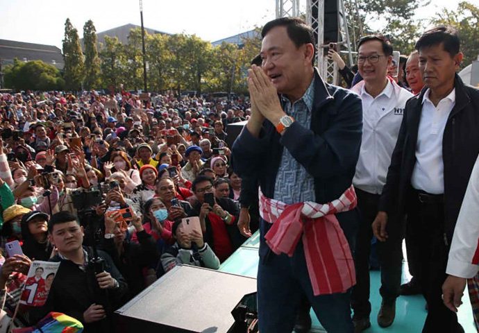 Thaksin promises a million homes for low-income Thais