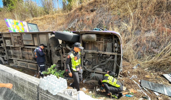 King accepts patients from Prachin Buri bus crash