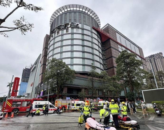 One dead from Taiwan store blast, four others ‘without vital signs’