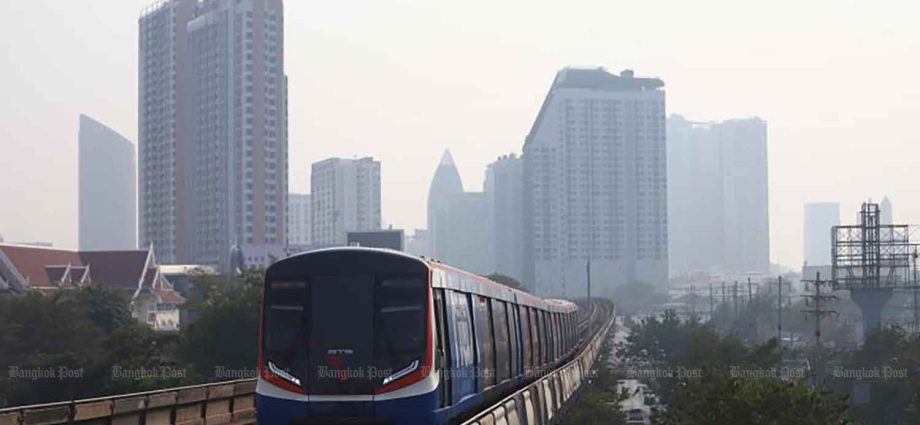 Poll: Thai state officials ‘inefficient’ in tackling PM2.5 dust