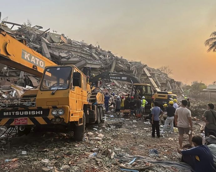 Amid earthquake crisis, Myanmar military still bombs towns