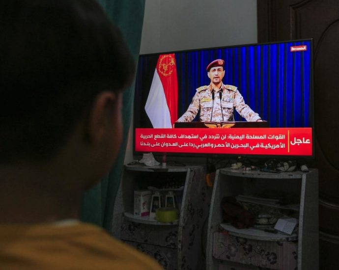 China urges ‘dialogue’ after Yemen rebels say attacked US carrier