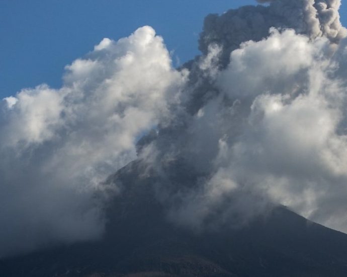 Flights from Bali cancelled after Indonesia volcano eruption